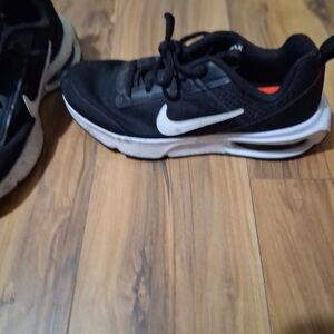 Black and White Nike Air Max Sneakers Sz 6y